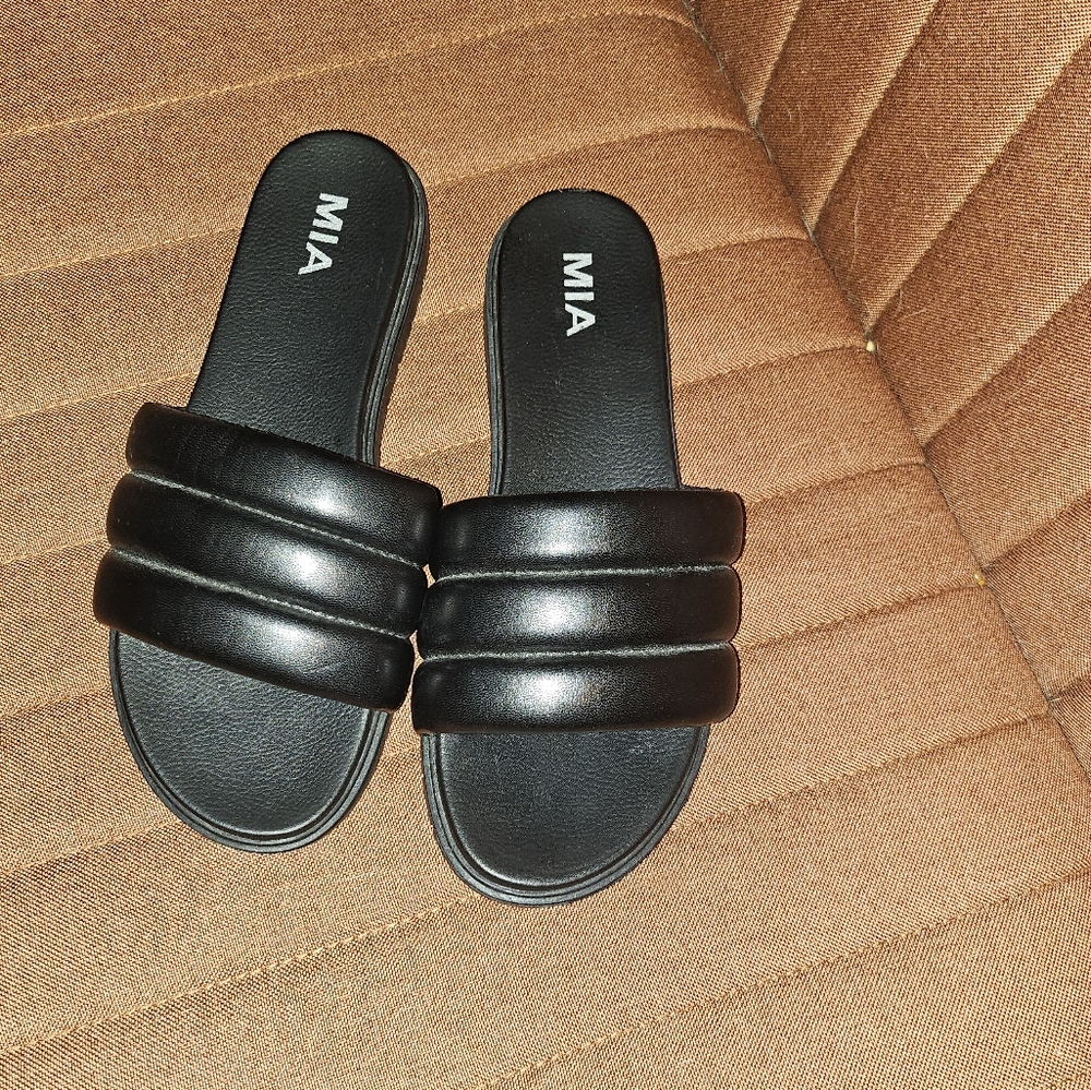 MIA Black Slide Sandals Minimalist Design